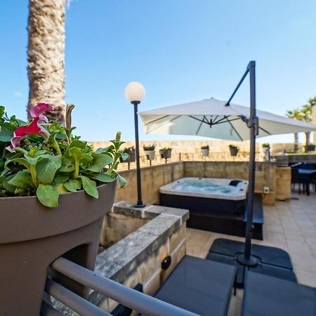 Harbour Views Duplex Maisonette With Jacuzzi Hot Tub Mgarr Bagian luar foto