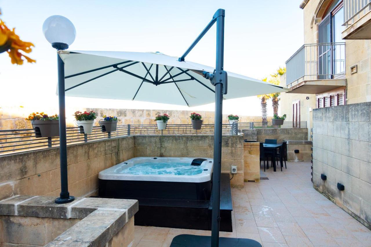 Harbour Views Duplex Maisonette With Jacuzzi Hot Tub Mgarr Bagian luar foto