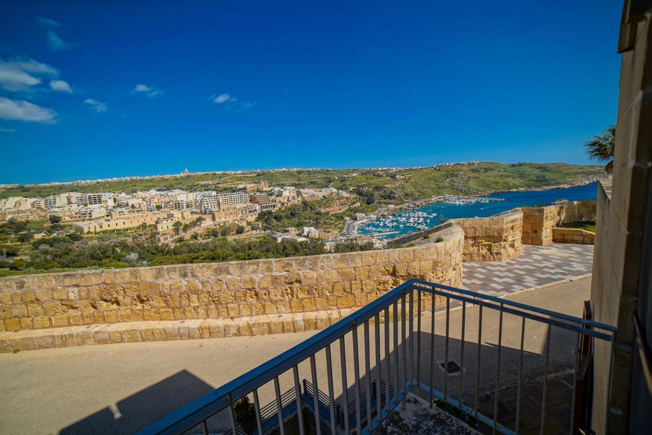 Harbour Views Duplex Maisonette With Jacuzzi Hot Tub Mgarr Bagian luar foto