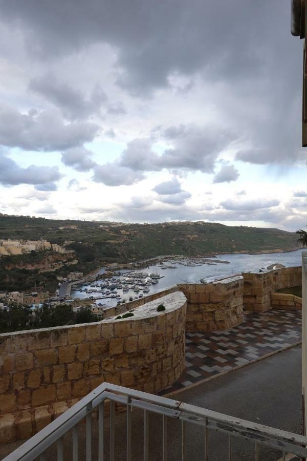 Harbour Views Duplex Maisonette With Jacuzzi Hot Tub Mgarr Bagian luar foto